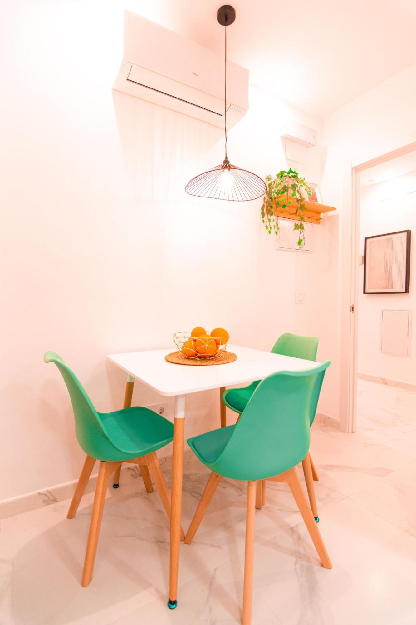 Edomus Catedral Boutique Apartment Севиля Екстериор снимка